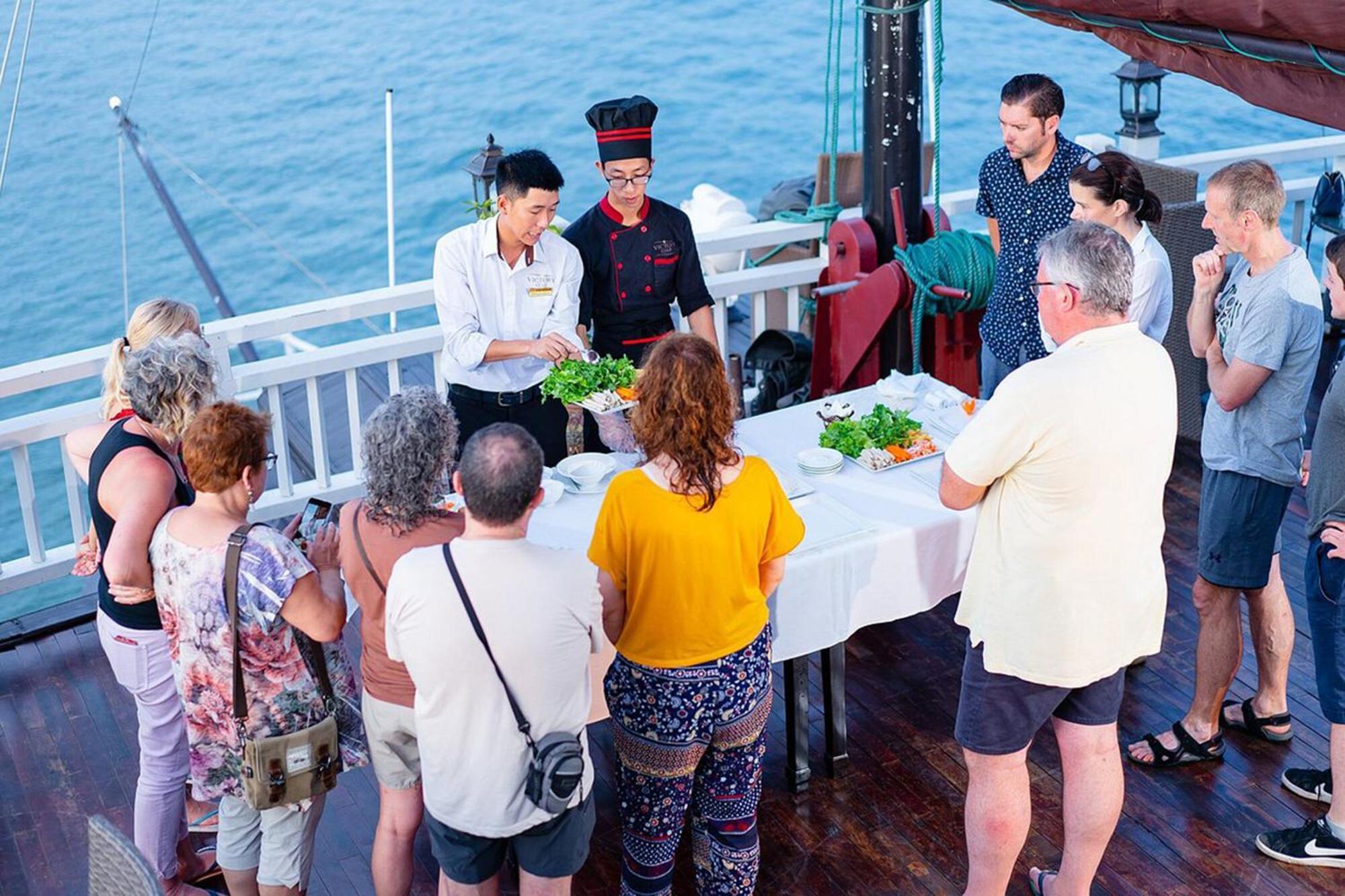 ホテル Halong Arcadia Cruise ハロン エクステリア 写真
