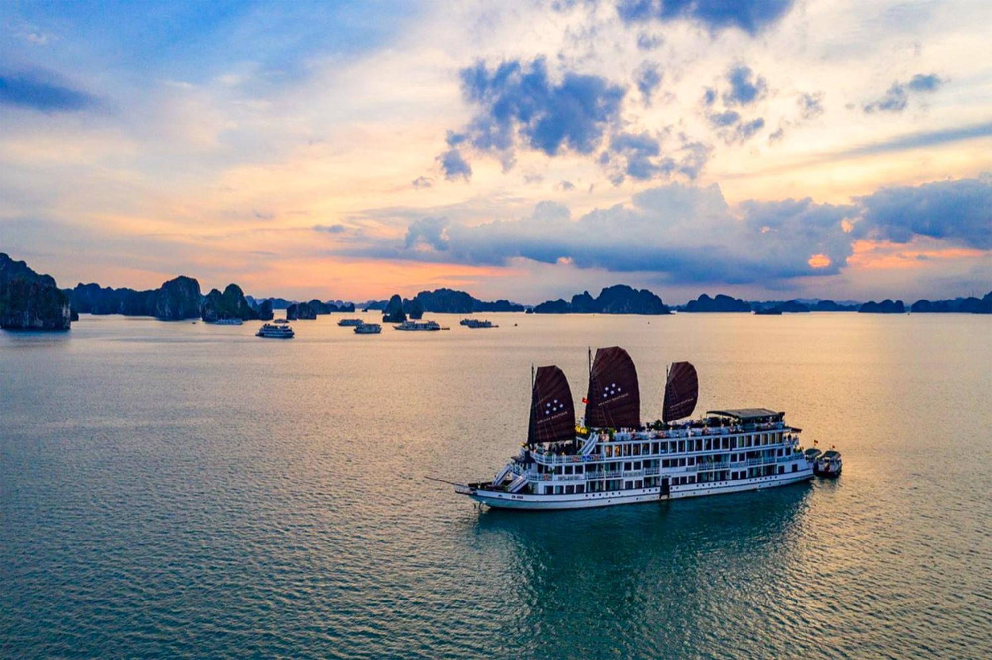 ホテル Halong Arcadia Cruise ハロン エクステリア 写真