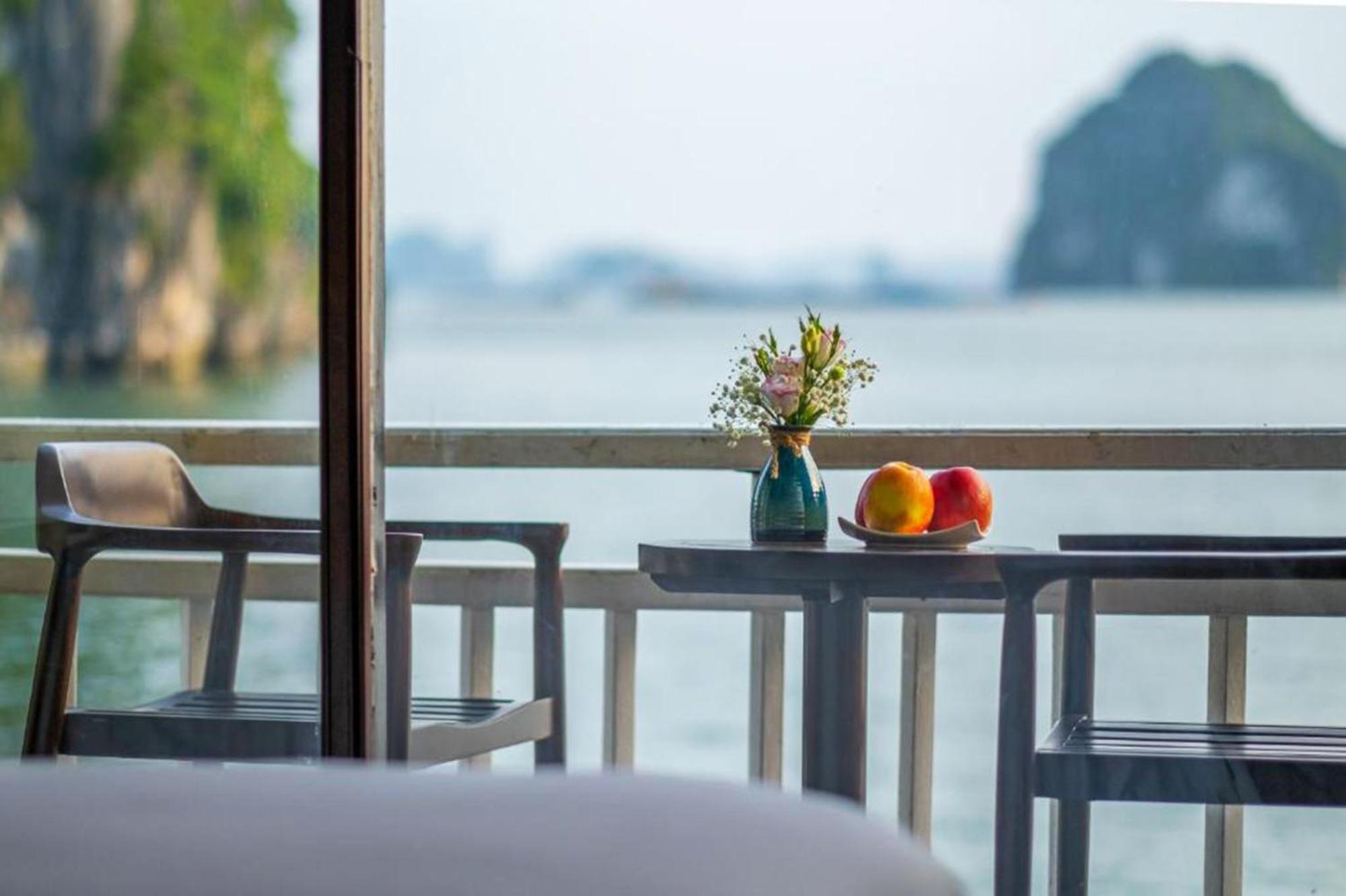 ホテル Halong Arcadia Cruise ハロン エクステリア 写真